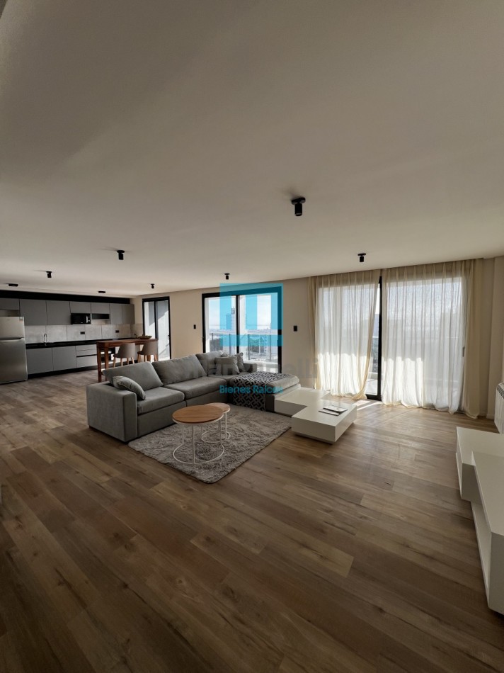 EN VENTA PISO COMPLETO ZONA PARQUE PARANA