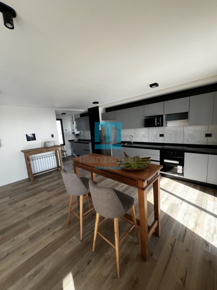 EN VENTA PISO COMPLETO ZONA PARQUE PARANA