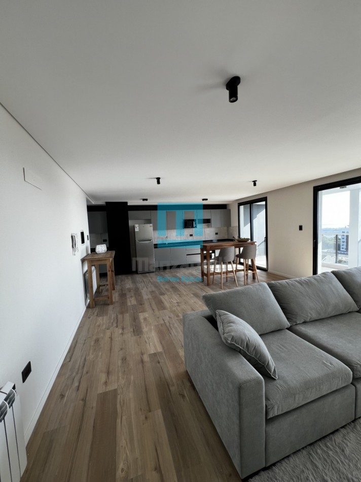 EN VENTA PISO COMPLETO ZONA PARQUE PARANA