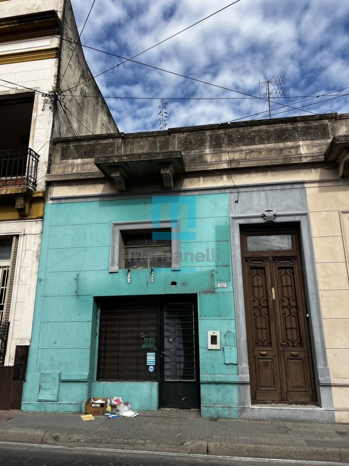 EN VENTA PROPIEDAD A RECICLAR IDEAL DESARROLLO COMERCIAL O PROFESIONAL 