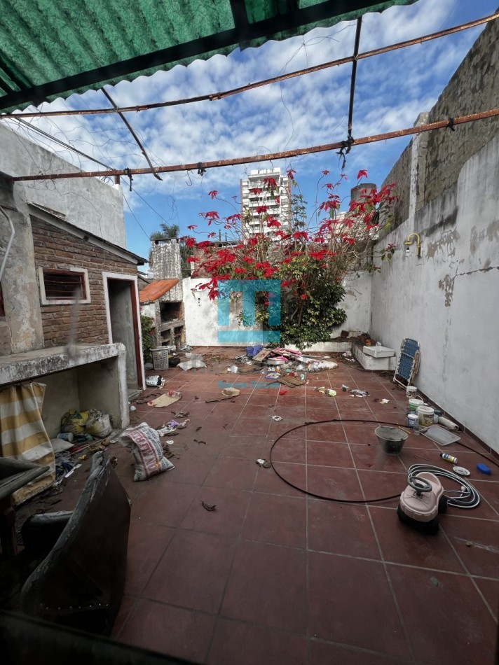 EN VENTA PROPIEDAD A RECICLAR IDEAL DESARROLLO COMERCIAL O PROFESIONAL 
