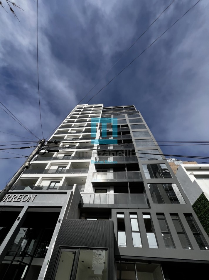 EN VENTA PISO COMPLETO ZONA PARQUE PARANA