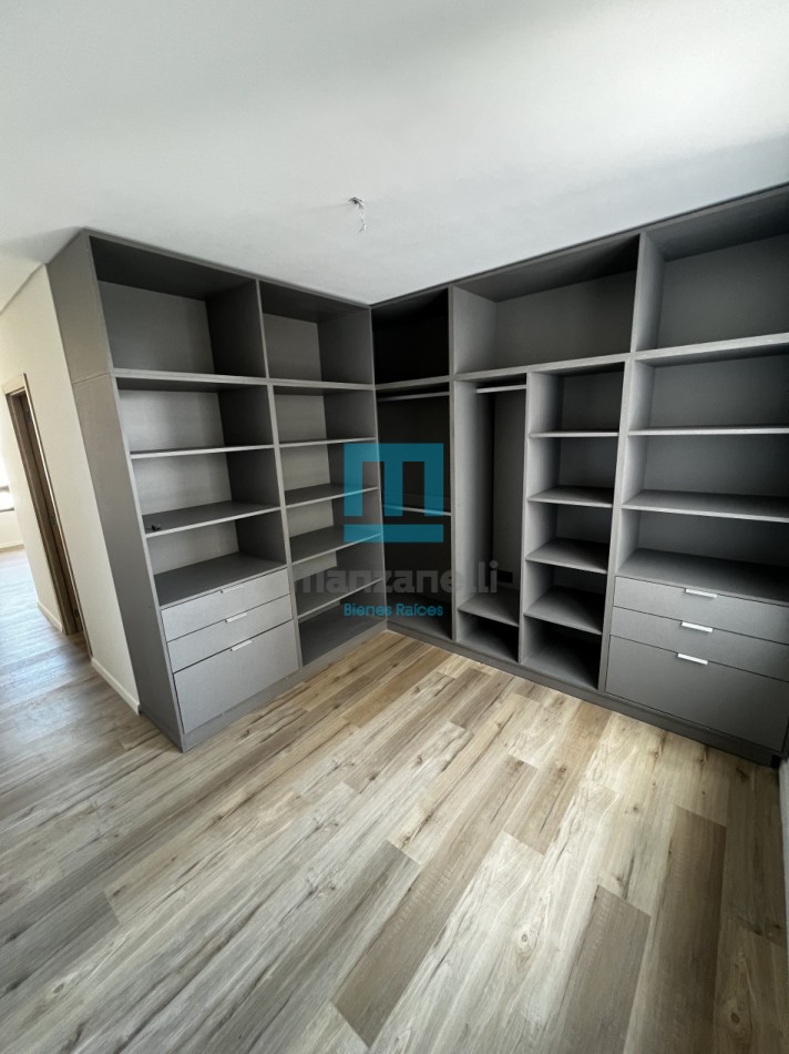 EN VENTA PISO COMPLETO ZONA PARQUE PARANA